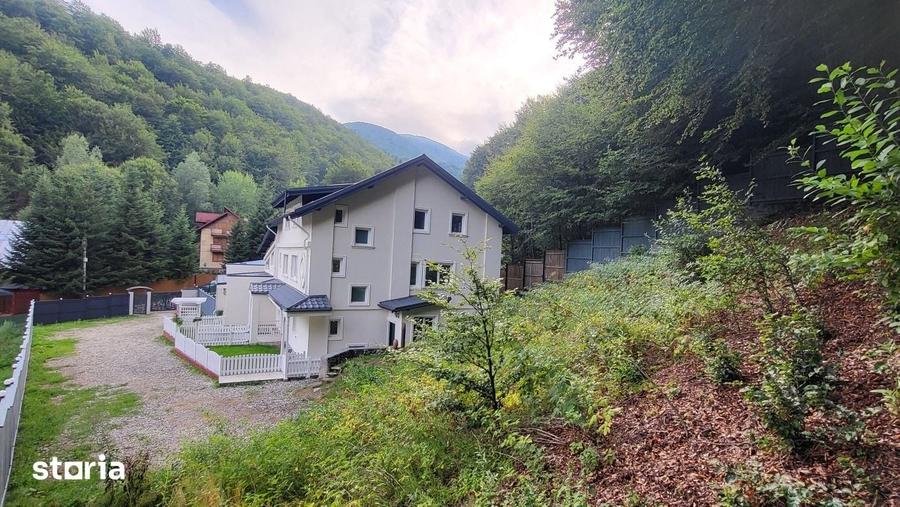 Casă cu Teren 1750 Mp în Măneciu