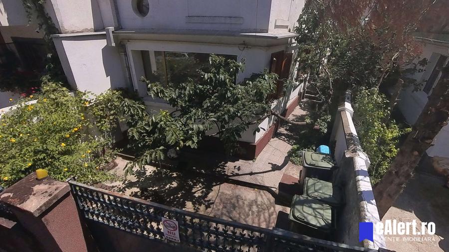 Casă cu 5 camere cu Canalizare în Domenii