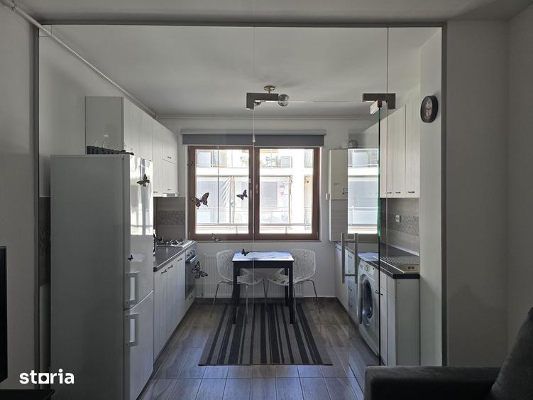 Apartament cu 2 camere semidecomandat în Berceni