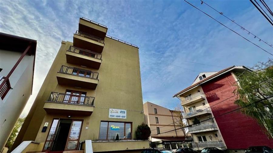 Birou, de 2,490 mp, în Central