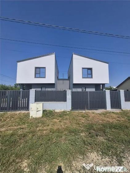 Casă cu 3 camere cu Teren 350 Mp în Moșnița Nouă