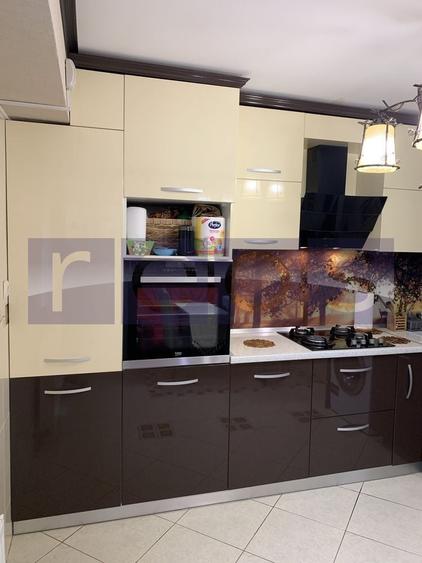Apartament cu 3 camere decomandat, mobilat în Nerva Traian