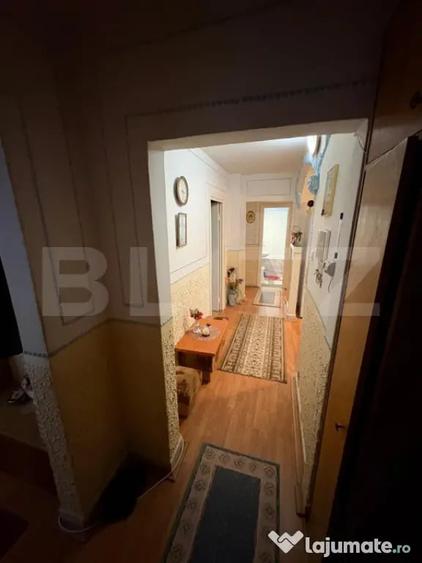 Apartament cu 4 camere decomandat, mobilat în Sângeorgiu de Mureș