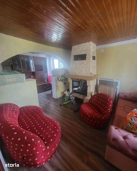 Casă cu 5 camere cu Teren 1000 Mp în Filipești