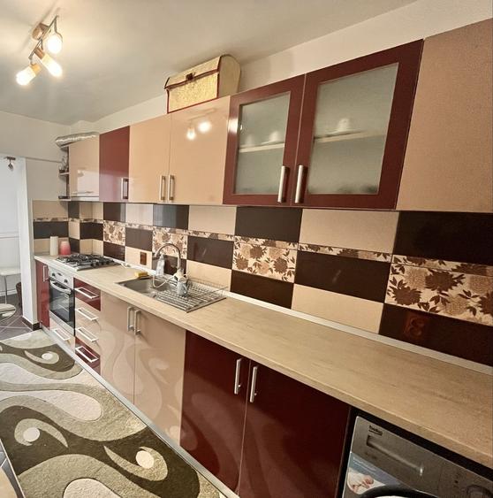 Apartament cu 3 camere decomandat în Central