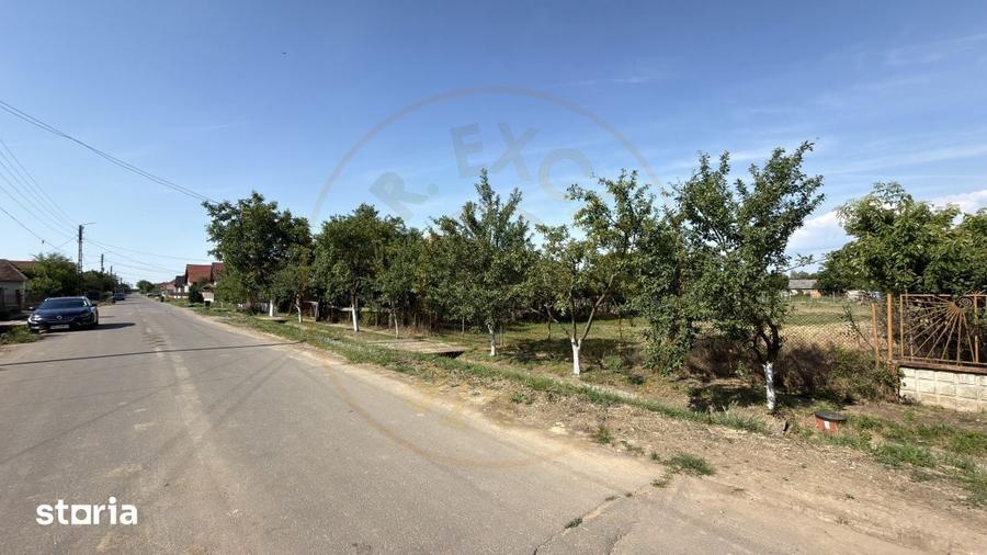 Teren de 1404 mp, în Berveni