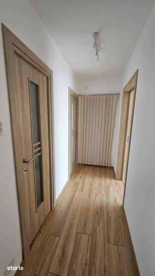 Apartament cu 3 camere semidecomandat în Militari