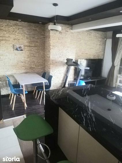Apartament cu 3 camere în Cantemir