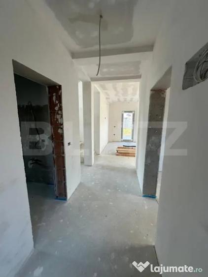 Casă cu 5 camere cu Teren 600 Mp în Giarmata