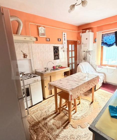 Casa cu teren generos de 800 mp, la strada principala in - 4