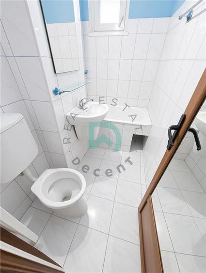 Apartament cu 3 camere decomandat în Astra