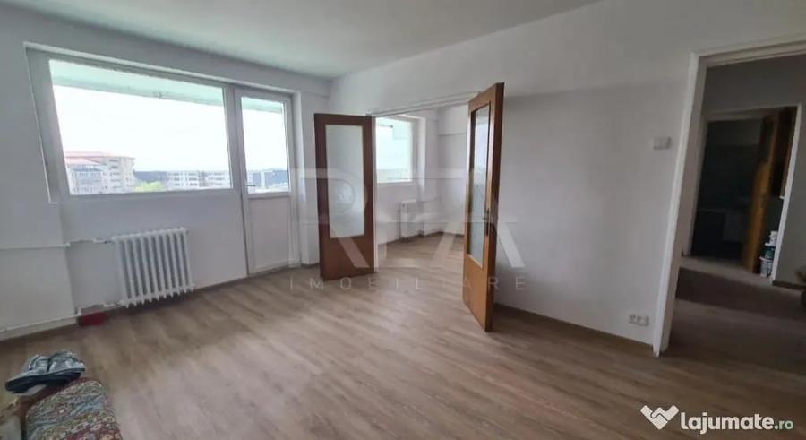 Apartament cu 3 camere decomandat în Drumul Taberei