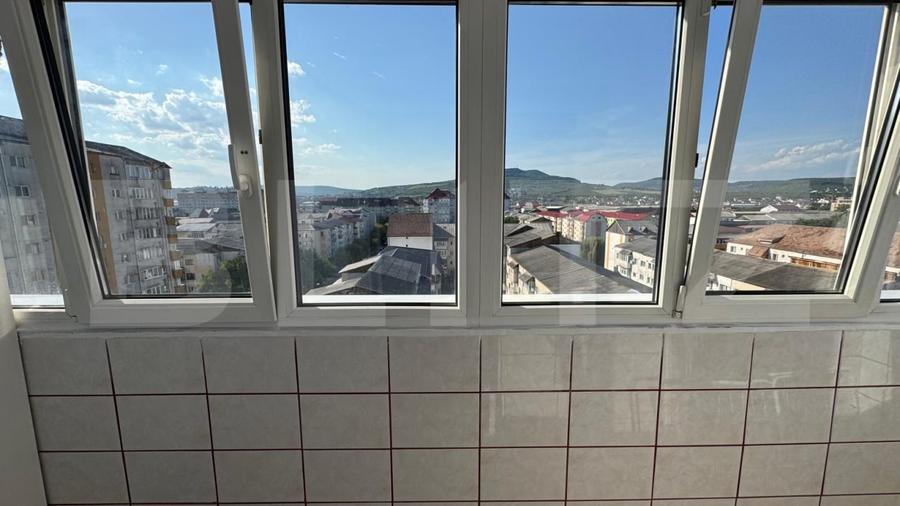 Apartament de inchiriat, cu trei camere, Calea Moldovei - 9