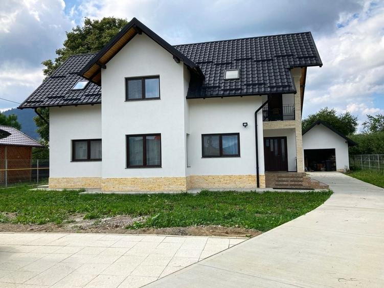 Casă cu 4 camere în Central