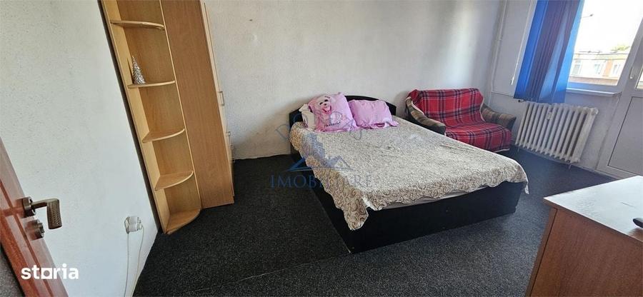 Garsonieră decomandată în Rovine