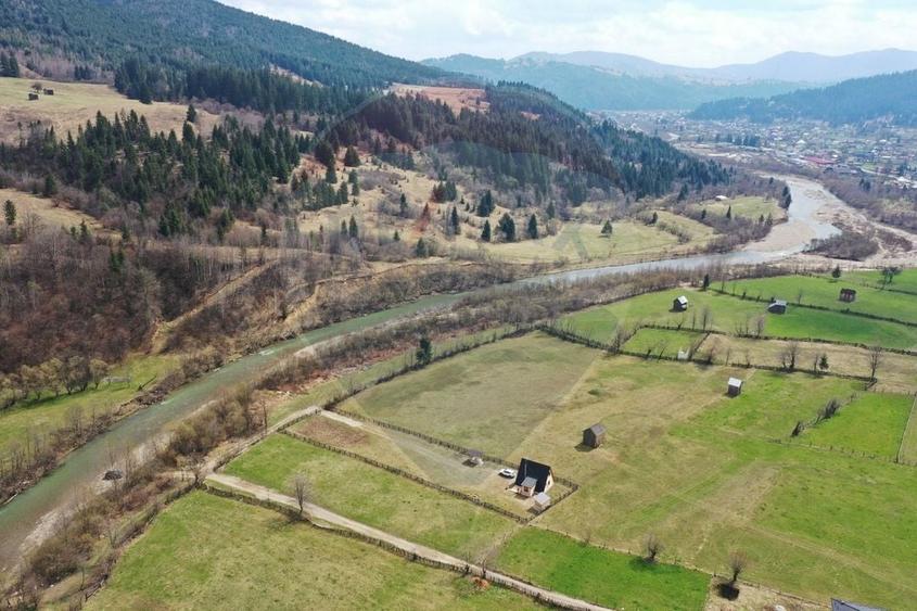 Hotel/Pensiune, de 110 mp, în Strâmtura