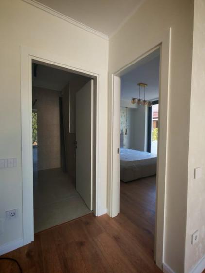Apartament cu 3 camere semidecomandat în Gruia