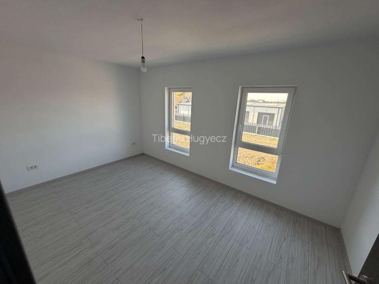 DUPLEX DE VÂNZARE ÎN SĂCĂLAZ MUTARE RAPIDĂ