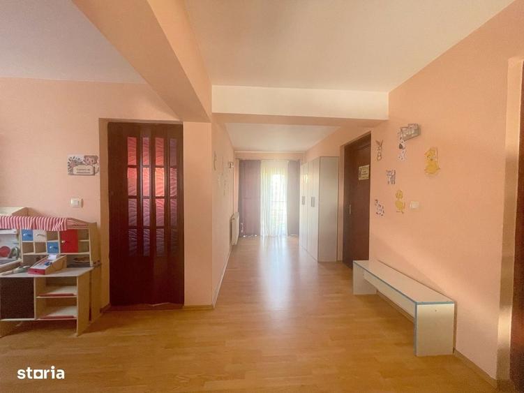 Casă cu 4 camere în Complex Studențesc