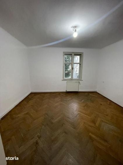 Apartament cu 3 camere în Andrei Mureșanu