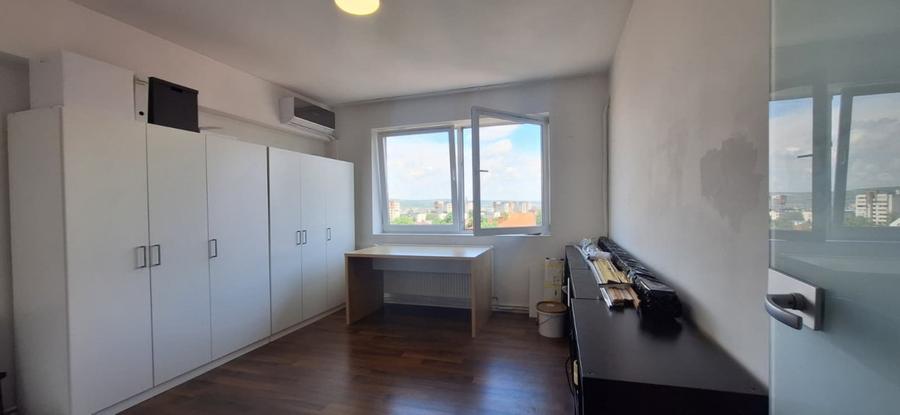 Apartament cu 3 camere decomandat, mobilat în Andrei Mureșanu