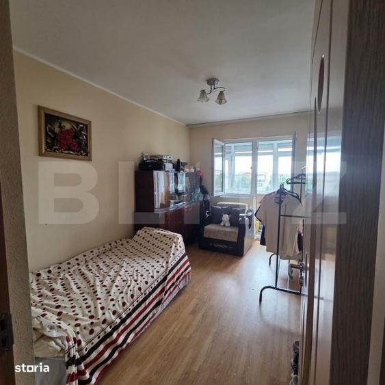 Apartament cu 4 camere decomandat în Sârbi