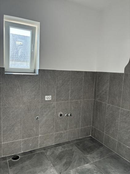 Casă cu 4 camere în Șimand