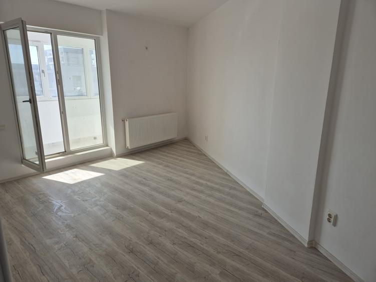 Apartament cu 5 camere decomandat în Militari