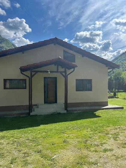 Casă cu 3 camere cu Teren 1285 Mp în Brezoi
