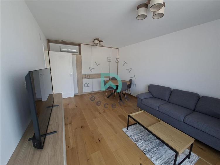 Apartament cu 3 camere decomandat în Astra