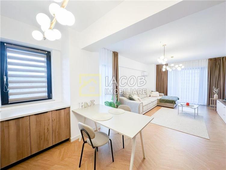 Apartament cu 2 camere semidecomandat în 9 Mai