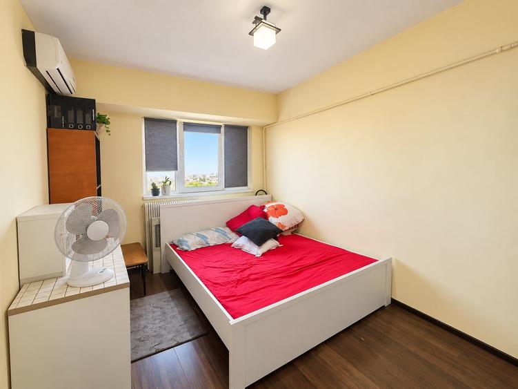 Apartament cu 4 camere decomandat în Obor