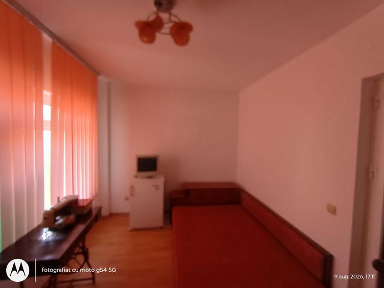 Apartament cu 2 camere nedecomandat în Piața Nouă