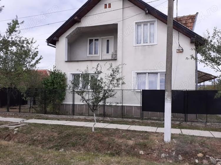 Casă cu Teren 2000 Mp în Central