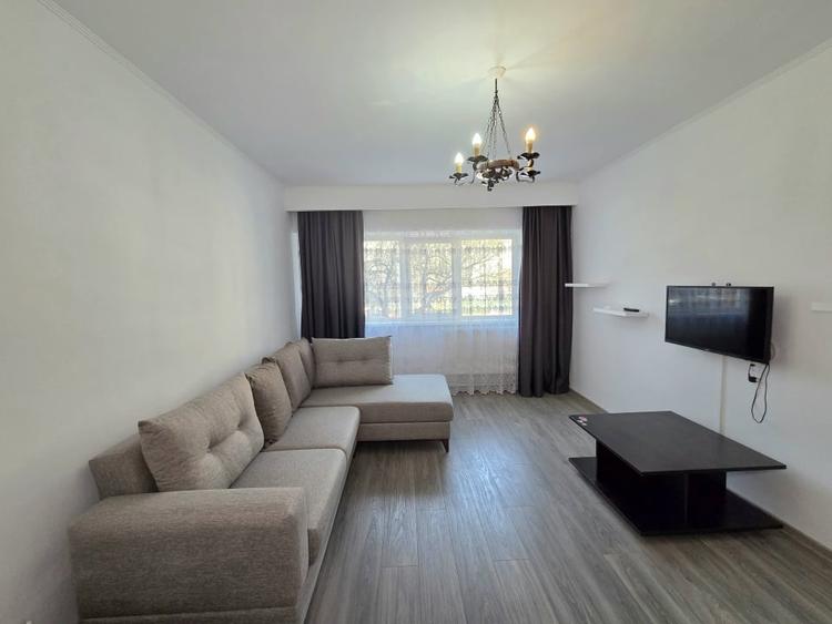Apartament cu 3 camere decomandat, mobilat în Tomis III