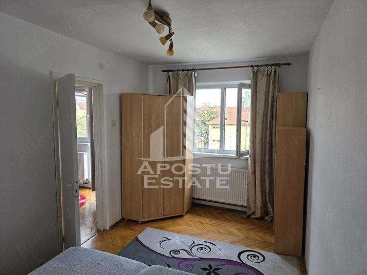 Apartament cu 2 camere semidecomandat, mobilat în Dacia
