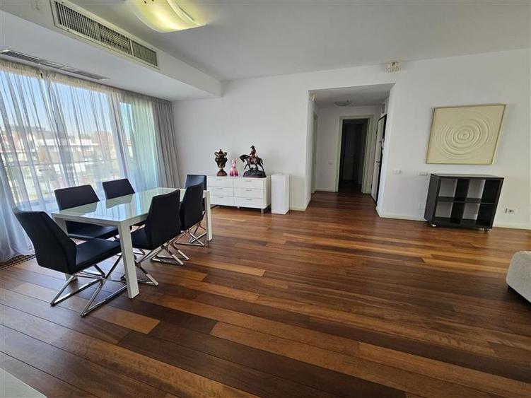 Apartament cu 3 camere semidecomandat, mobilat în Kiseleff