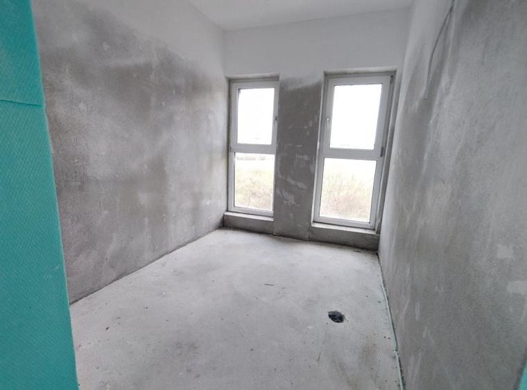 Apartament cu 3 camere decomandat în Turnișor