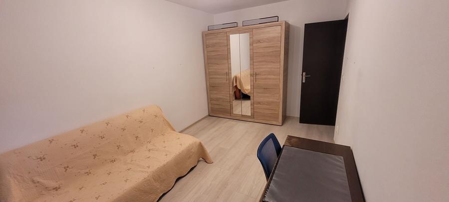 Apartament cu 3 camere decomandat în Micro 4