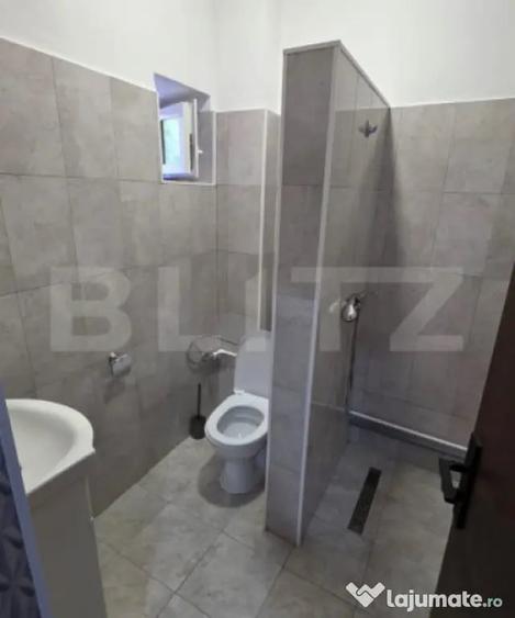 Apartament cu 4 camere semidecomandat în Central