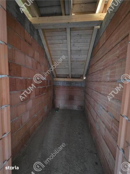 Casă cu 5 camere cu Teren 504 Mp în Șelimbăr