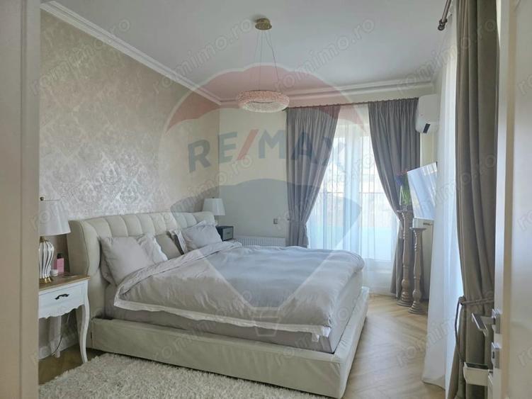 Apartament cu 4 camere decomandat în Unirii