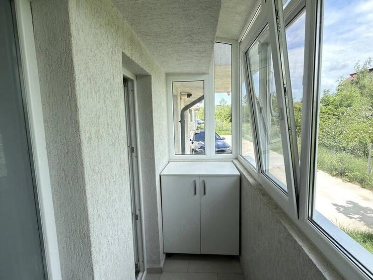 Apartament cu 2 camere decomandat în 1 Decembrie
