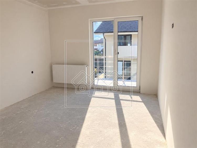 Duplex cu 4 camere cu Teren 195 Mp în Șelimbăr