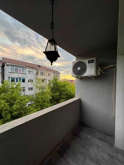 Apartament cu 3 camere decomandat în Micro 3