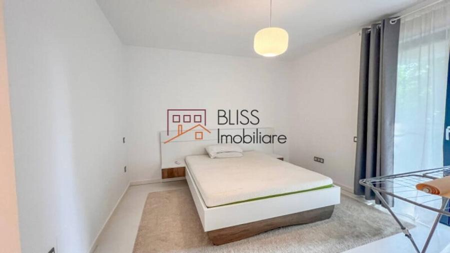 Apartament cu 3 camere semidecomandat în Sisești