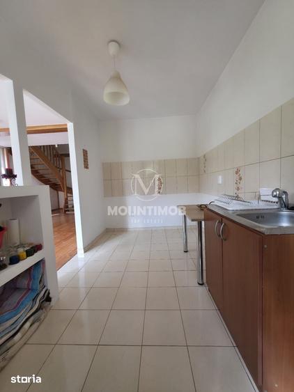 Casă cu 5 camere cu Teren 1960 Mp în Vulcan