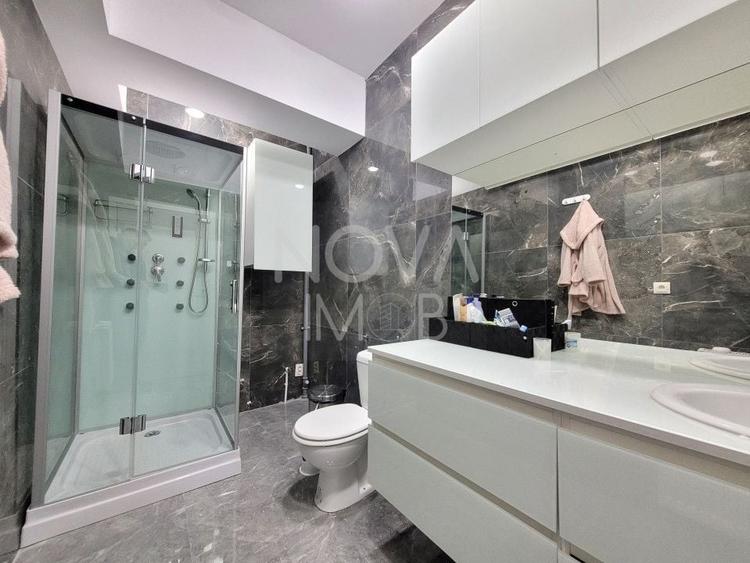 Penthouse cu 4 camere decomandat, mobilat în Mihai Viteazul
