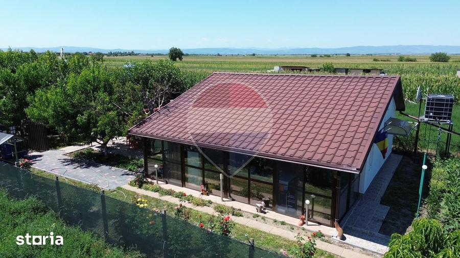 Casă cu 2 camere cu Teren 6943 Mp în Gologanu