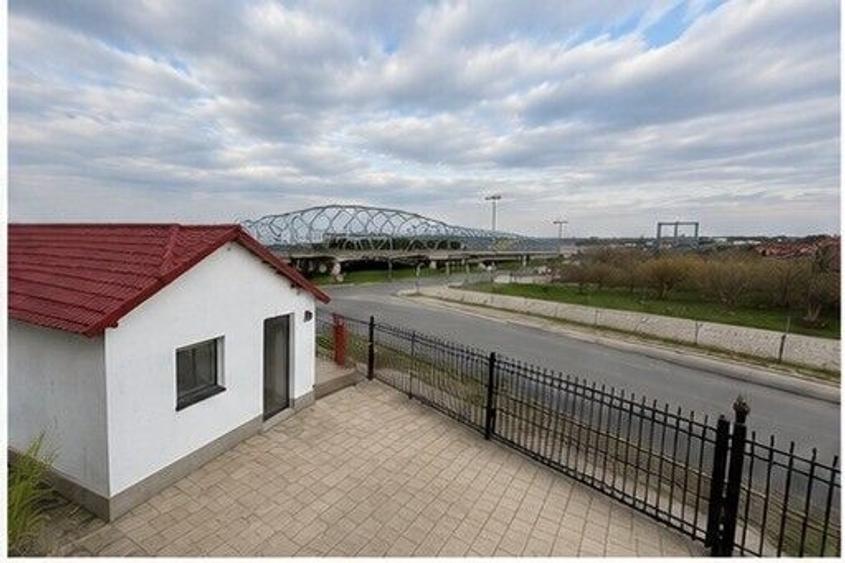 Casă individuală cu 6 camere cu Canalizare în Theodor Pallady